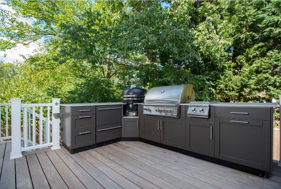 outdoor kitchen