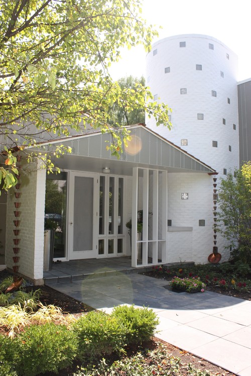 Contemporary Entryway